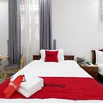 Reddoorz Luxury Hotel Vuon Lai