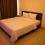 Apogee Hotel