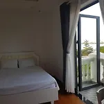 Melie Riverview Apartment