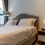 De Lux Marq, 2 Bedrooms At Central Dist 1, Pool,Gym
