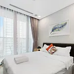 Queen House - Vinhomes Central Park