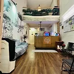 Alleyway Hostel (Adults Only)