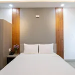 La Hotel Riverside