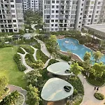 Nha Cua Truc - Celadon City Canh Aeon Tan Phu