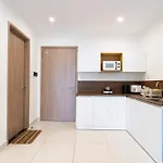 Blissful Apartment - Masteri Millennium - Free Infinity Pool