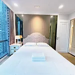 The Vinhomes Central Park Apartments - The Buildings Surrounding Landmark 81