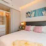 Luxury 2 Or 3Br Apartment In Dist 1 N Pool, Gym, Airport Pickup