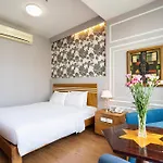Lucky Star Hotel 266 De Tham