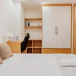 Modern Apartment - Garden Gate