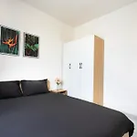 Soho Residence - Central 2Br Apartment With Modern Comfort In District 1