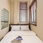 Paar Saigon Ba Thang Hai