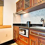 Hanz 345 Business Suite Grand Residence