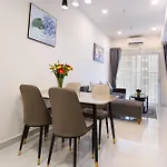Rubi Home - Soho Apartment & Hotel District 1