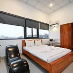 Yoyo Airport Saigon Hotel