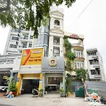 Yoyo Airport Saigon Hotel