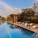 2Br Picity Free Gym Pool Near Tan Son Nhat Airport