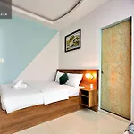 S79 Vivianne Hotel By Hostify