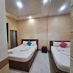 Khach San Damry