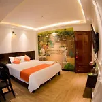 Laverne Hotel