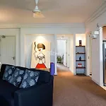 Downtown Retro Serviced Apartment