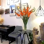 Louis Hotel - Bui Vien Walking Street