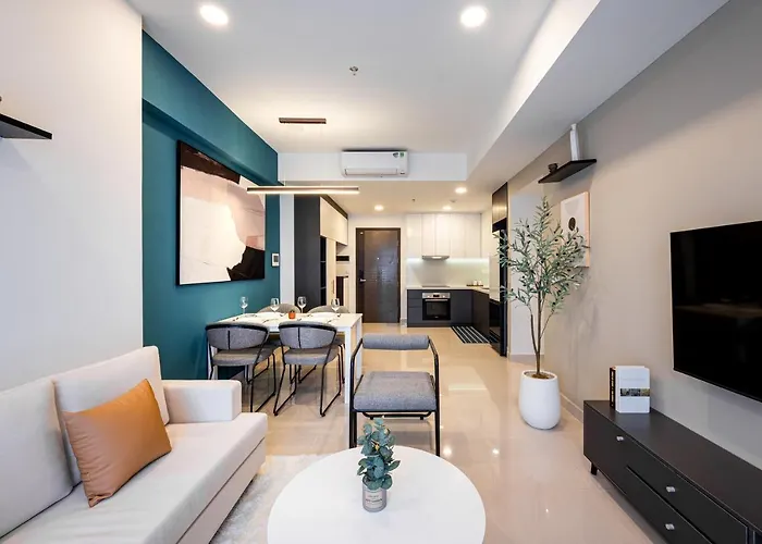 Luxury Modern, D1, 3 King Brs+2Wc, 300M Bui Vien