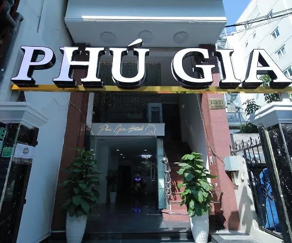 Phu Gia Bui Vien Hotel