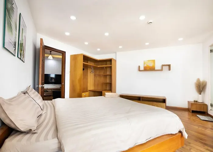 Spacious 2 Bedroom At City Center/1St District