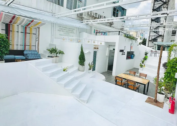 Spacious Penthouse Private Rooftop In D1 Hcmc
