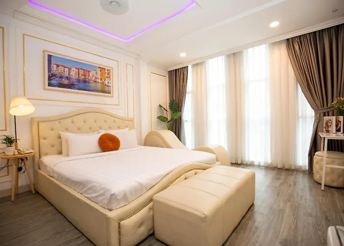 Quy Hung Hotel Central