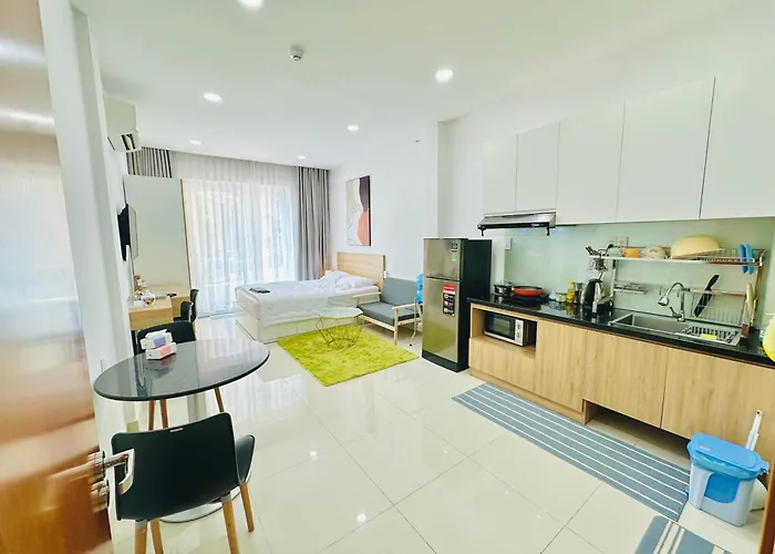 Spacious & Modern 1Br W Balcony 302