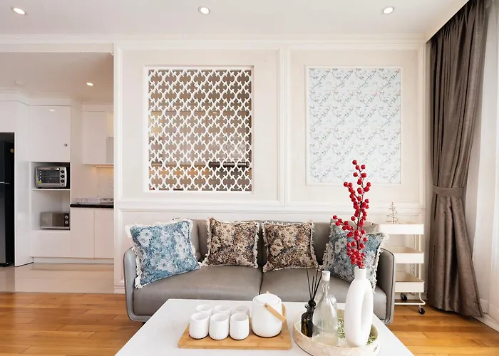 Leman Luxury 3 Bedroom Apartment By Chloe