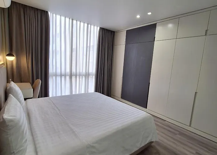Mcgallery Art - Lucky Residence Suite\'S & Apartments