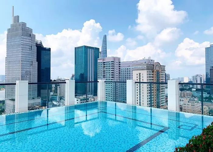 De Lux Madison Best Central 2 Bedrooms 2 Baths, Pool Gym