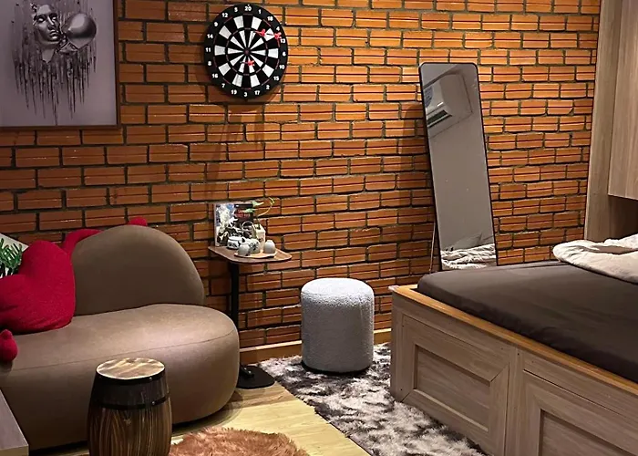 Tom\'S House 270