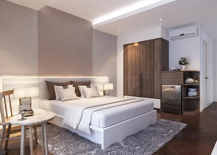 Ha Noi Hotel Near Tan Son Nhat Airport --- Free Airport Pick-Up And Drop-Off Available 24 Hours A Day