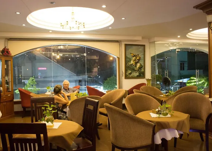 Hoa Phat Hotel & Apartment