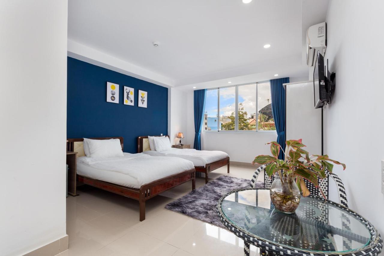Amanda Phan Hotel 2*