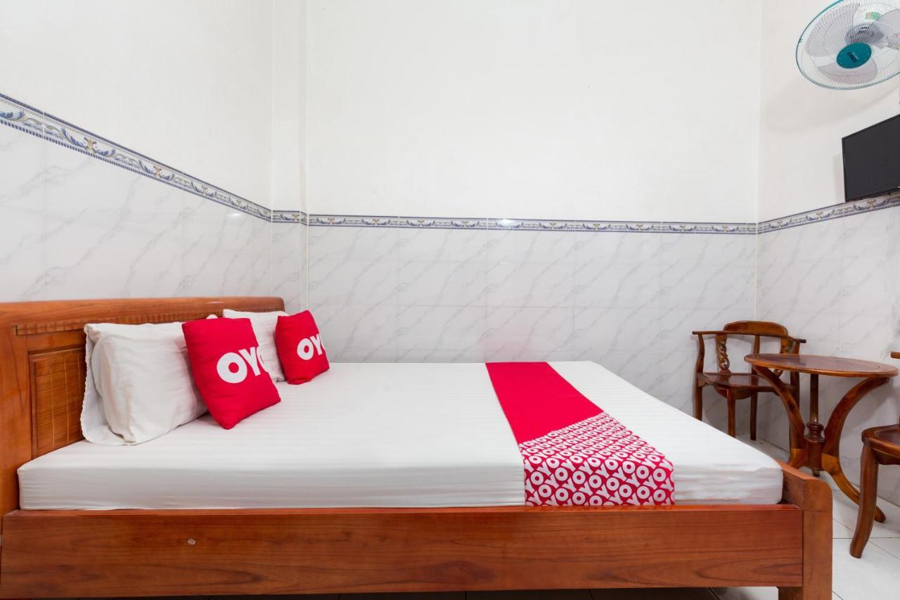 Hotel Reddoorz Near Bau Cat