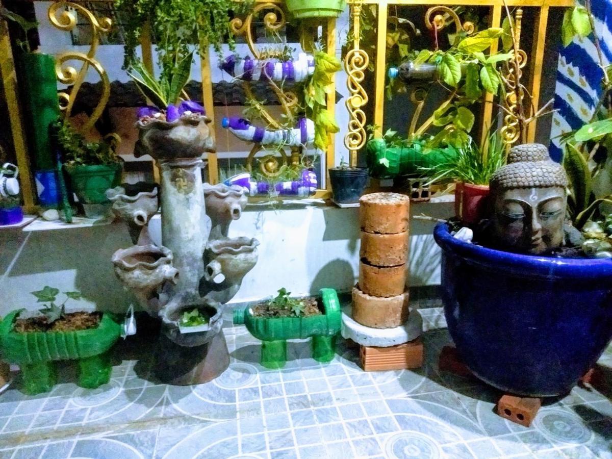 Khách sạn Vuông Tròn