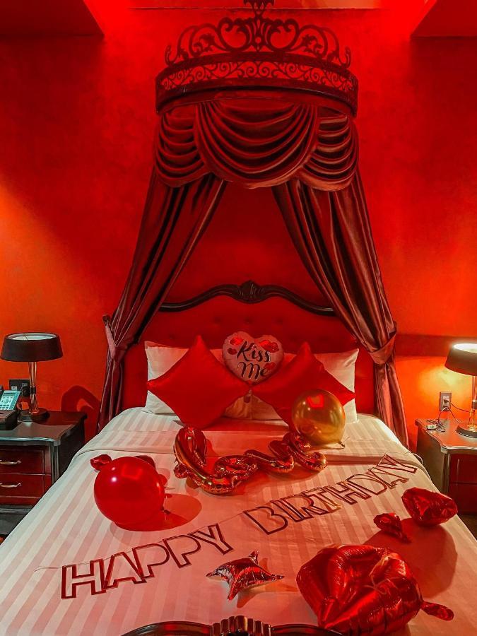 Hotel Me Gustas - Love