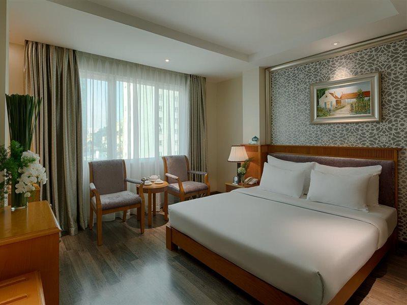 Khách sạn Silverland Sil