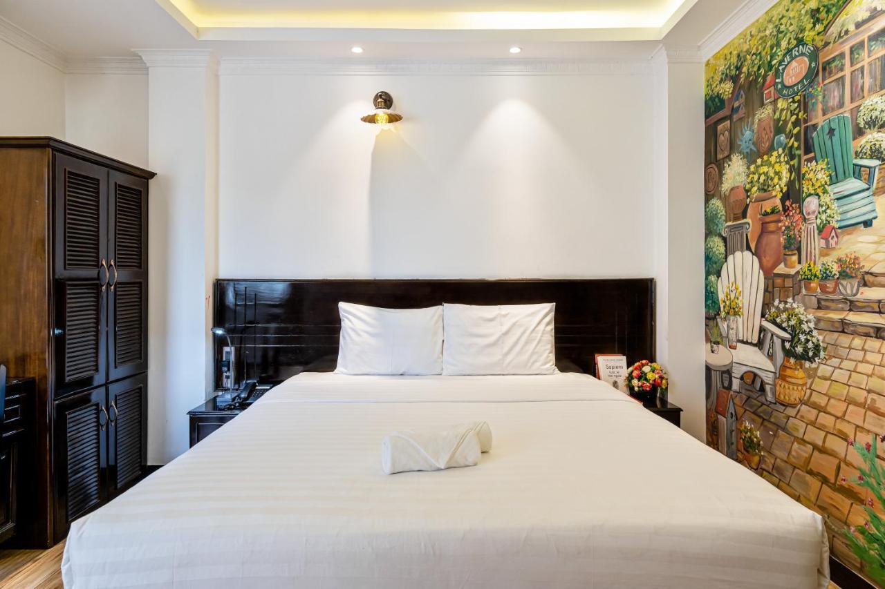 Hotel Lotus Laverne 3*
