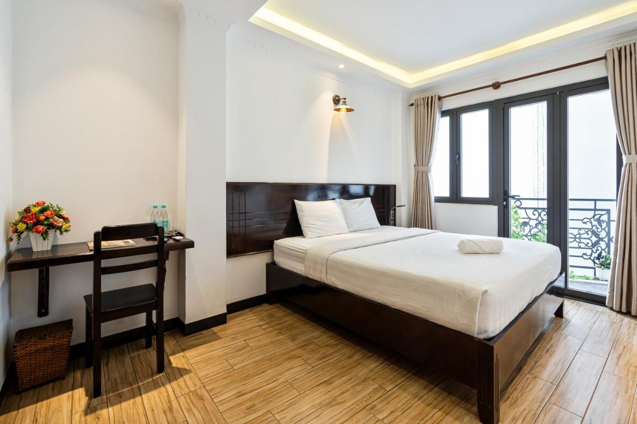 Hotel Lotus Laverne 3*