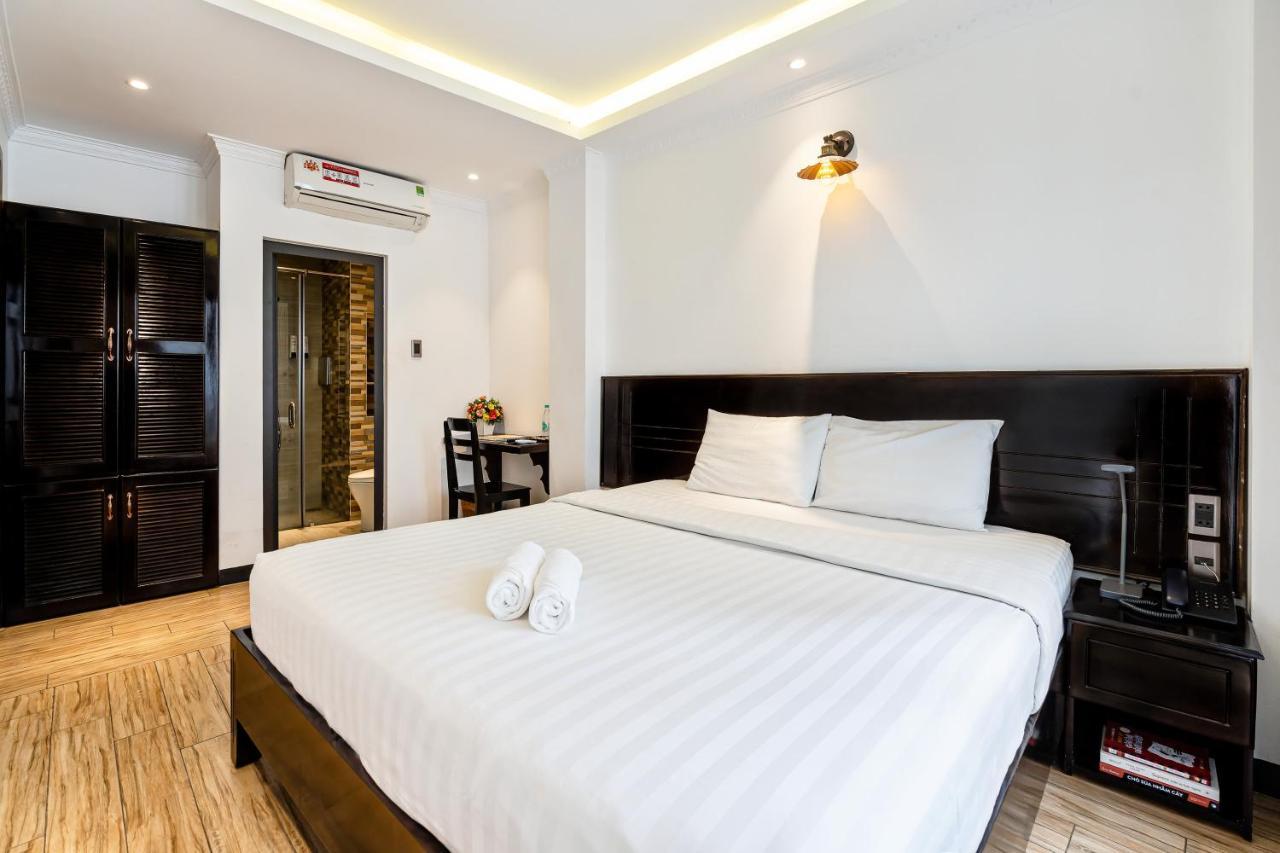 Hotel Lotus Laverne 3*