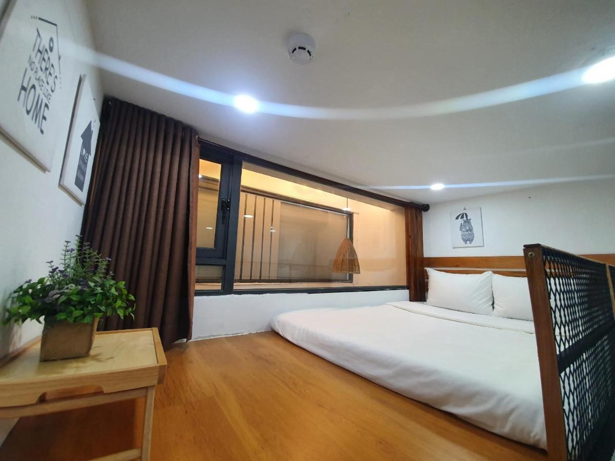Diamond Rainbow - The Centre Hostel