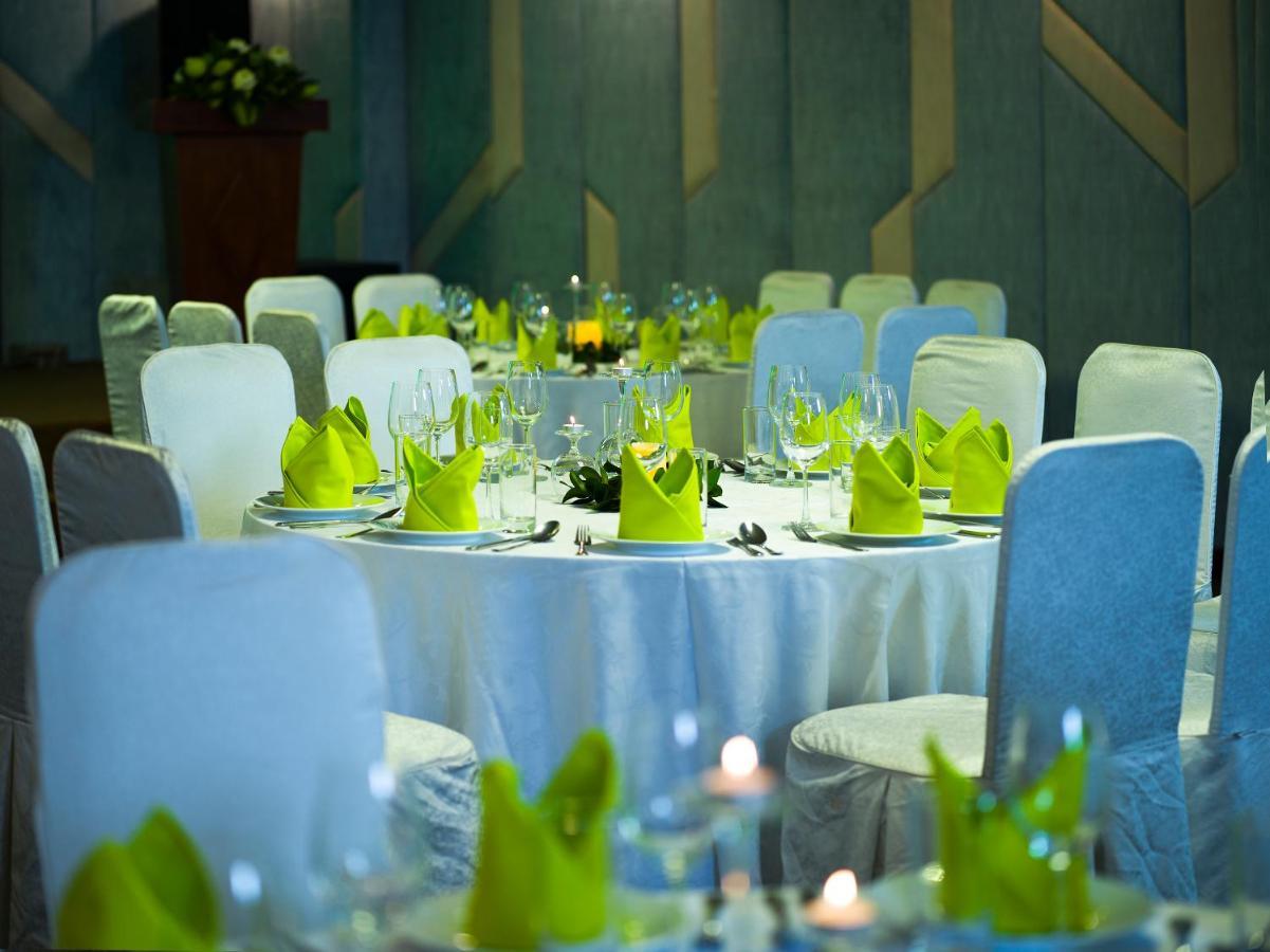 Khách sạn Happy Life Grand & Rooftop Skybar