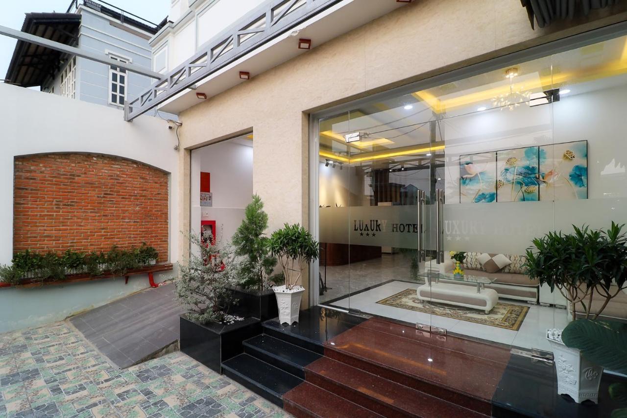 Reddoorz Luxury Vuon Lai Hotel