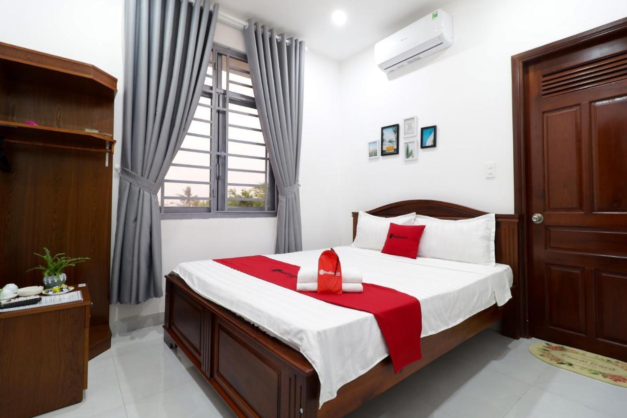 Reddoorz Luxury Vuon Lai Hotel 2*