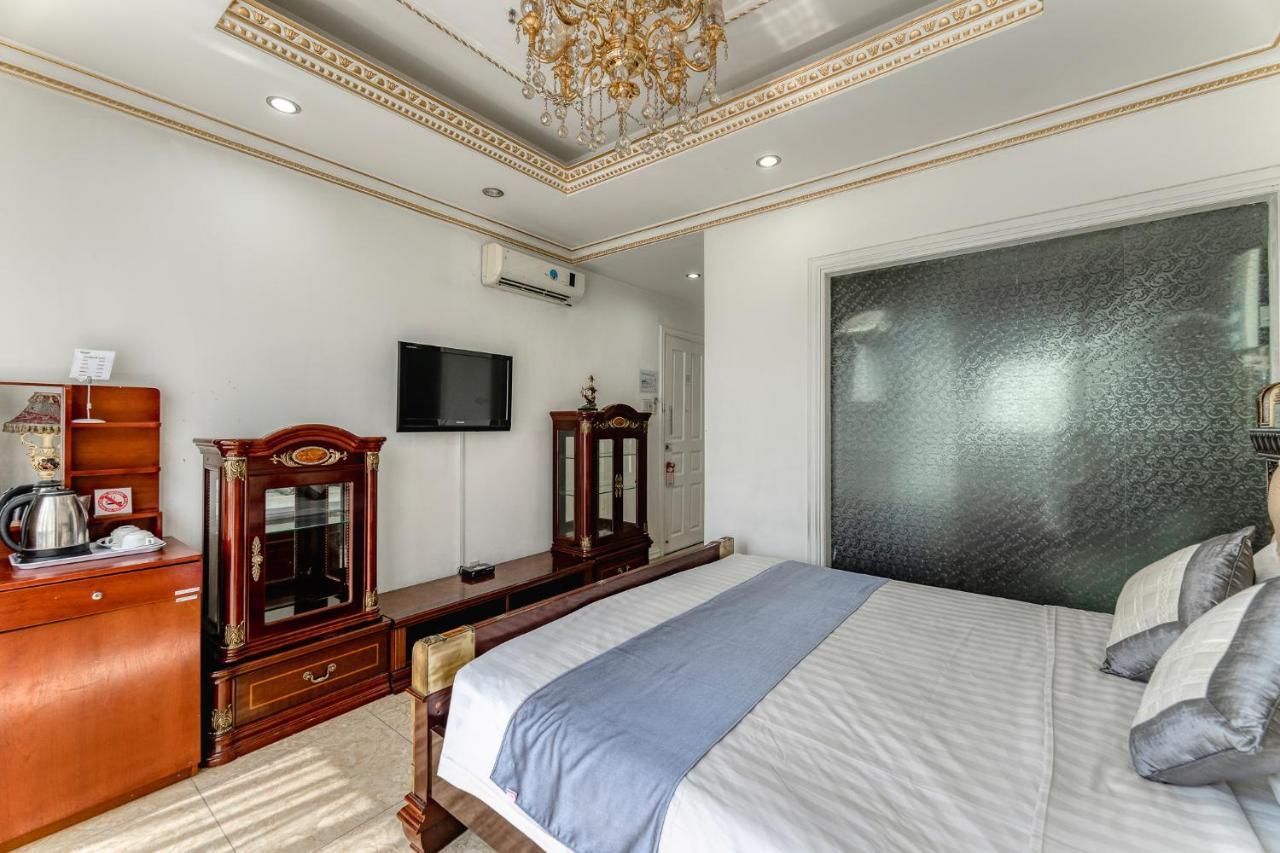Happy Land Hotel 2*
